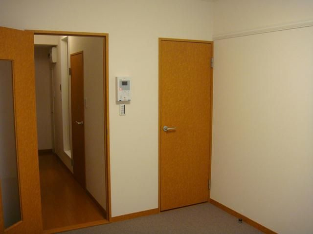 レオパレスノースフィールド新羽の洋室