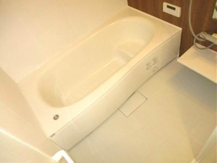 フォレストウッドA棟の浴室