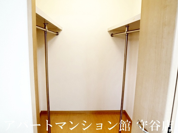 リビングタウンみどりのの収納