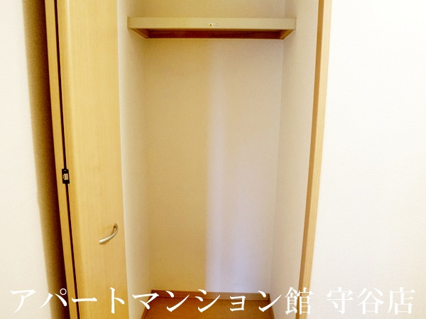 リビングタウンみどりのの収納