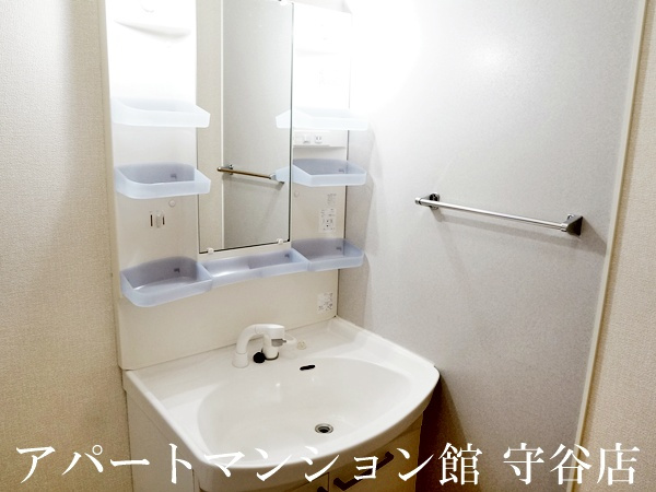 リビングタウンみどりのの独立洗面台