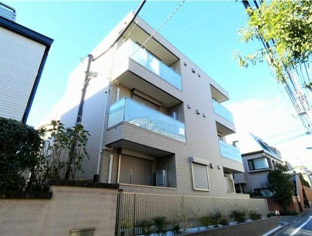 プリュム四谷の外観