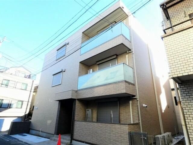 プリュム四谷の外観