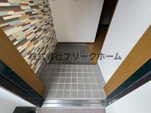 武蔵野市西久保１丁目の賃貸マンションの玄関