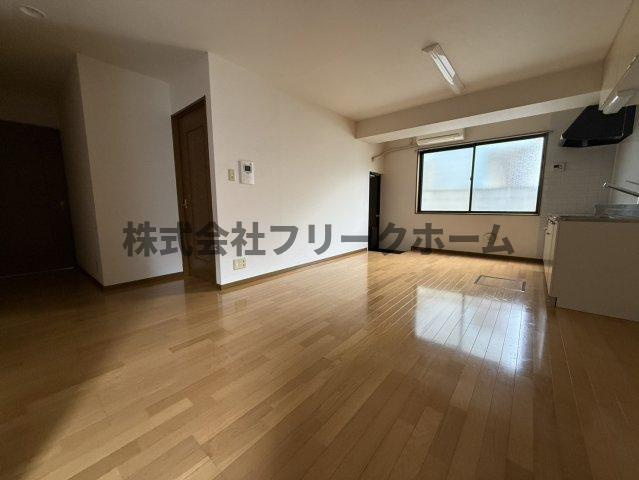 武蔵野市西久保１丁目の賃貸マンションの居間・リビング