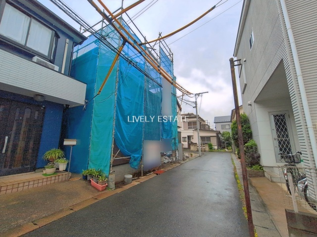 越谷市蒲生東町 新築分譲住宅の前面道路含む現地写真