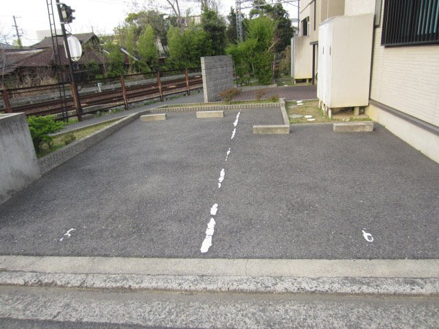 【駐車場】