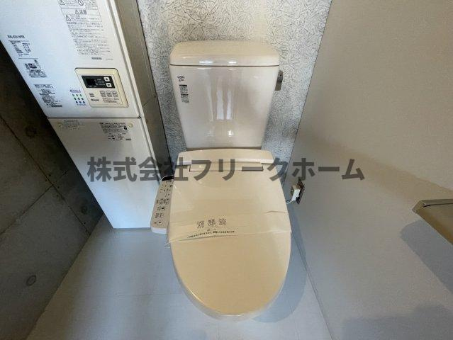 DECKSのトイレ|別部屋参考写真です。