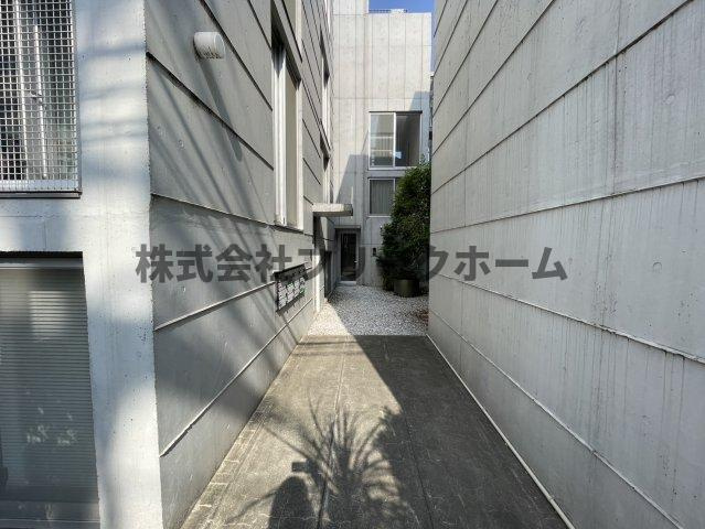 DECKSのエントランス