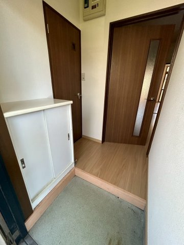 ソレイユ綾瀬の玄関