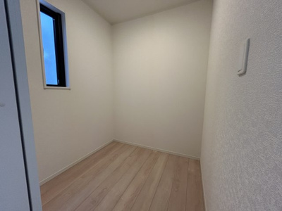 【収納】 | 川口市弥平中古戸建 | 2階2帖の納戸　多趣味のご家族にうれしいスペースです！