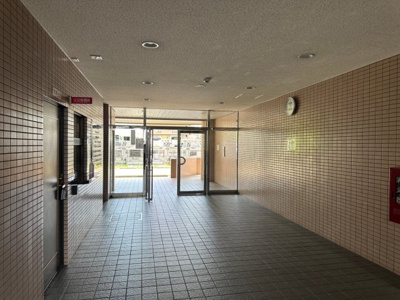 【エントランス】 | ファミール岸和田ステージ２ | お家探しを始めてみようと思われたら是非【イエストア】までお気軽にご相談下さいませ♪