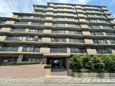 【外観】 | ファミール岸和田ステージ２ | ラパーク岸和田まで徒歩１８分ですので、休日のお出かけや普段のお買い物にも便利ですね！