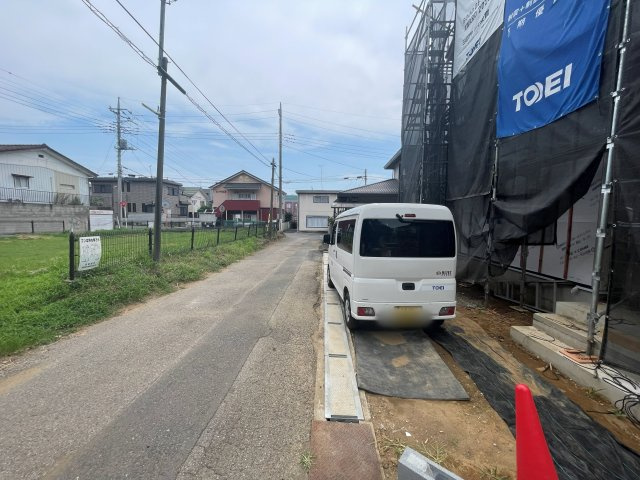 新築戸建・新築建売　伊勢崎市豊城町　殖蓮小学校・殖蓮中学校の前面道路含む現地写真