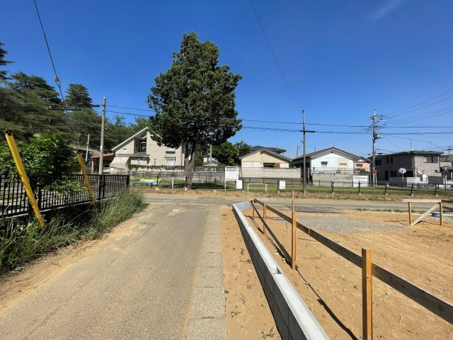 新築戸建・新築建売　伊勢崎市豊城町　殖蓮小学校・殖蓮中学校の前面道路含む現地写真