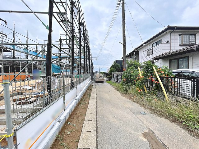 新築戸建・新築建売　伊勢崎市豊城町　殖蓮小学校・殖蓮中学校の前面道路含む現地写真