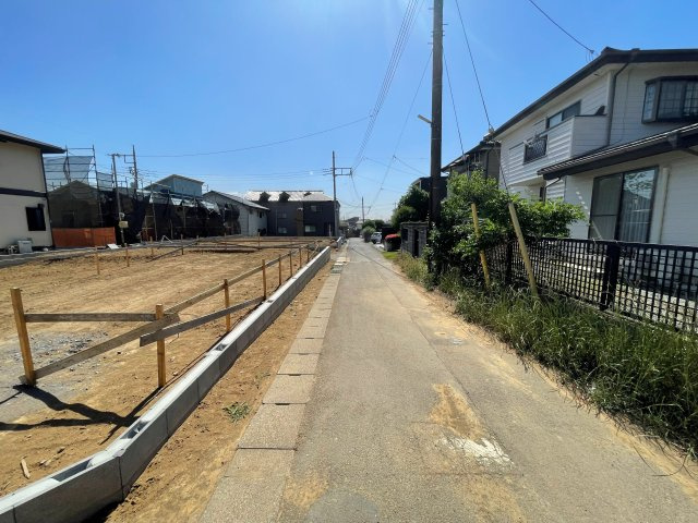 新築戸建・新築建売　伊勢崎市豊城町　殖蓮小学校・殖蓮中学校の前面道路含む現地写真