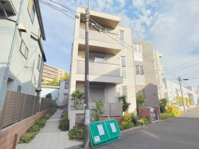 アドゥシールの外観