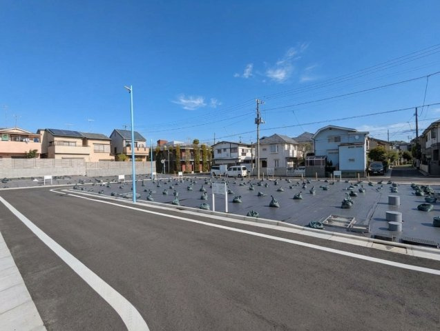 杉並区清水3丁目 全18区画 10号地の外観|インターロッキングで舗装された歩道に面してます
全18区画の大型開発分譲地
無電柱化の美しい街並み
