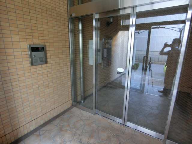 エトワール新在家のエントランス