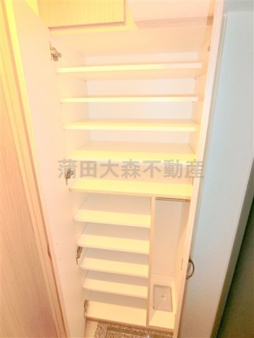 ルーブル大鳥居六番館の収納|玄関収納　シューズBOX