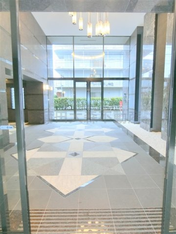 ルーブル大鳥居六番館のエントランス