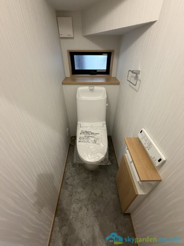 小田原市中新田　未入居戸建　全2棟2号棟のトイレ