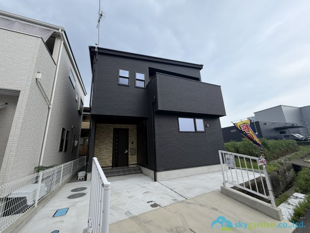 小田原市中新田　未入居戸建　全2棟2号棟