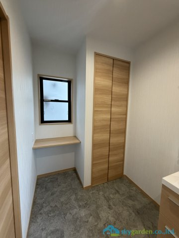 小田原市中新田　未入居戸建　全2棟2号棟の洗面所