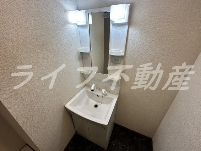 Gradito東石切の独立洗面台|独立洗面台、朝の身支度には欠かせません
