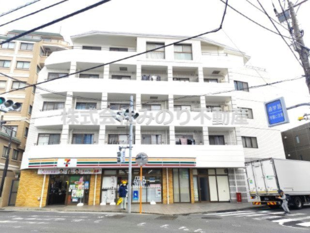 エメラルドマンションの外観