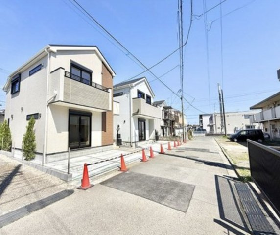 瀬谷区宮沢２丁目新築戸建【4LDK＋パントリー付/駐車スペース２台確保/南向き/日当たり良好】の前面道路含む現地写真