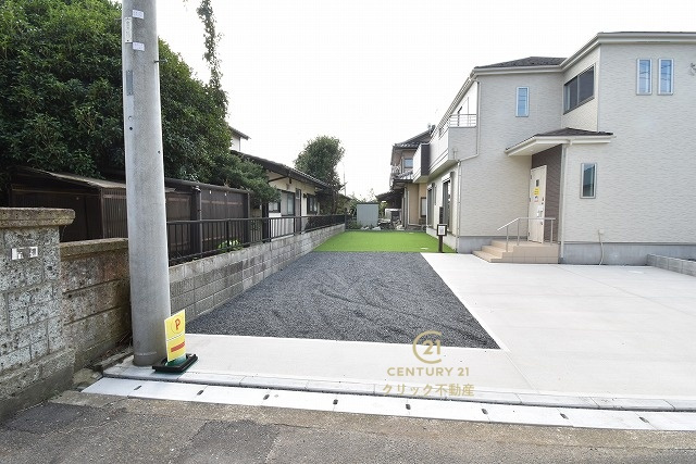 ハートフルタウン 　ひたちなか市津田2020番　Bの駐車場|駐車場は十分なスペース。ご家族それぞれが車をご所有の場合や、来客の際も安心です。
内覧可能です。ご予約はHPから、またお電話でもお気軽にどうぞ。