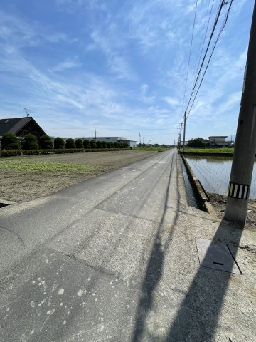 土居町津根　中古住宅の前面道路含む現地写真