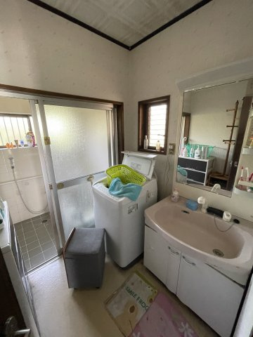 土居町津根　中古住宅の洗面所