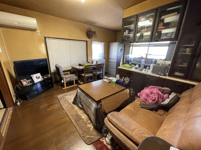 土居町津根　中古住宅の居間・リビング