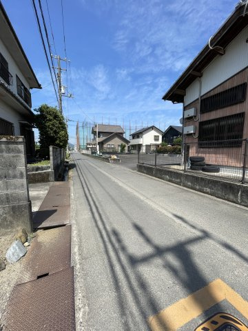 土居町津根　中古住宅の前面道路含む現地写真