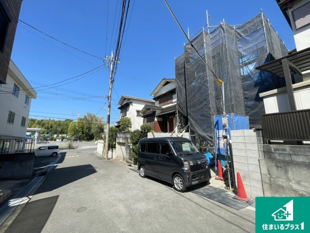 城陽市富野森山　第1期　新築一戸建ての前面道路含む現地写真|現在建築中！落ち着いた街並みで新生活を始めることが出来そう！周辺の物件も併せてご紹介させて頂きます！