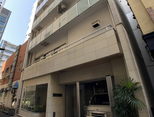 中銀第２新橋マンシオンのエントランス|毎日通るエントランスはこのようになっています