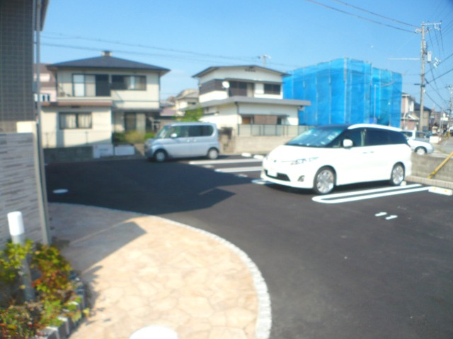 メルベーユ福里の駐車場
