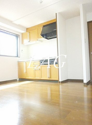 【居間・リビング】 | ミラベル関谷 | 洋室のお部屋です。