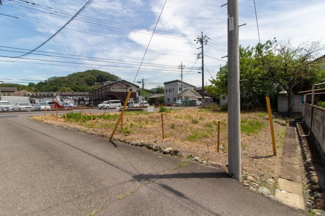 足利市小俣町の売地の前面道路含む現地写真