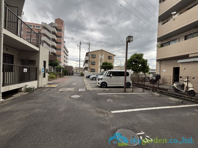 クリオ平塚弐番館の駐車場