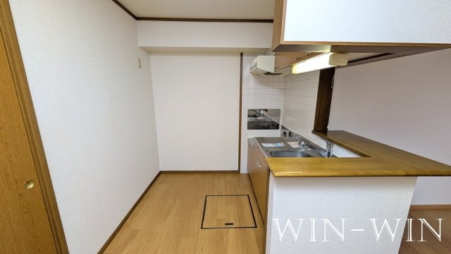ドルフ・サンフラワーのキッチン