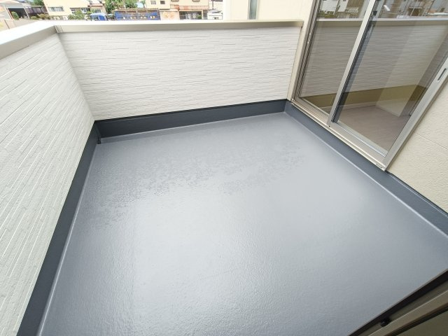 三郷市　新和4丁目　新築戸建　全2棟のバルコニー|バルコニーからの眺めを楽しみながら食事をしませんか