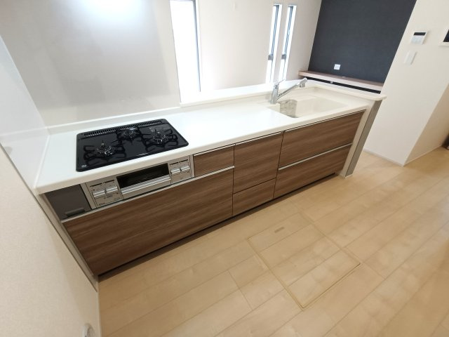 三郷市　新和4丁目　新築戸建　全2棟のキッチン|コンパクトなキッチンで掃除もラクラク