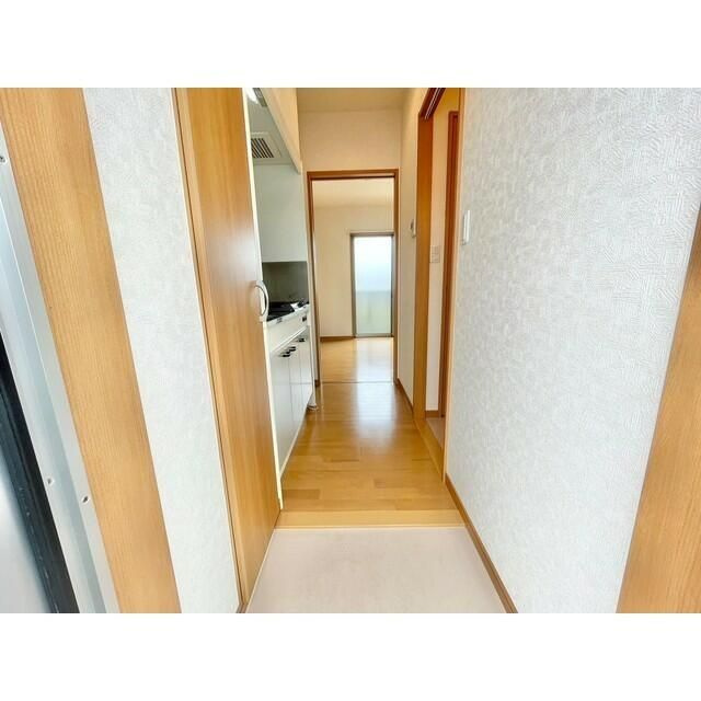 横須賀市上町２丁目のアパートの玄関