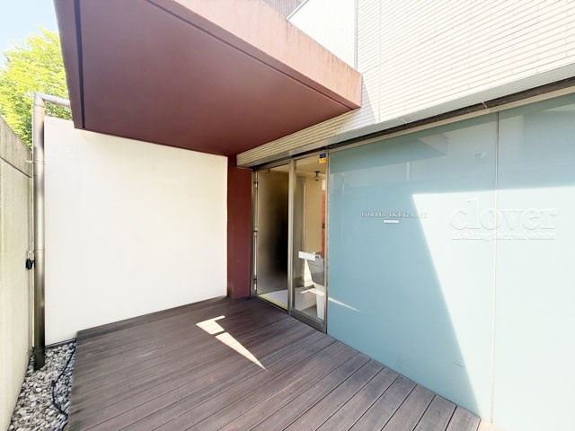 【エントランス】 | FORTIS池上 | オートロックを備えた、マンションのエントランス。やはりセキュリティの観点は欠かすことができません。皆様を“安全”に送り出し、出迎えてくれます。～即日のご見学可能～　お問合せはお気軽にどうぞ。
