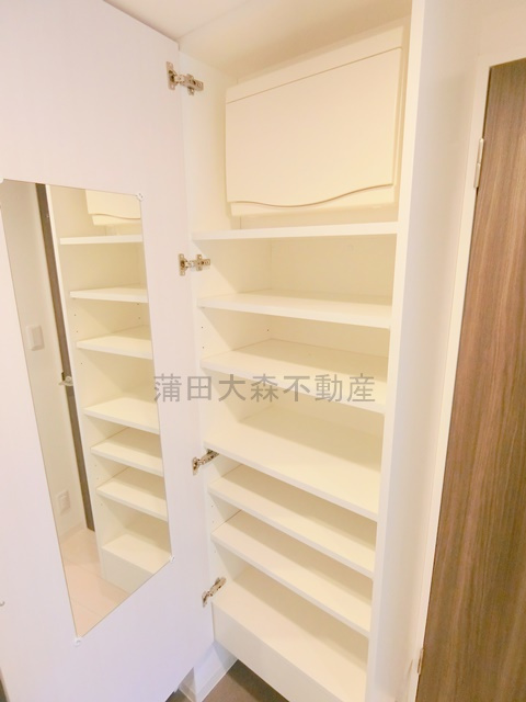 グリーンテラス久が原の設備|玄関収納　シューズBOX