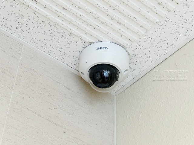 【防犯設備】 | フジメゾン西日暮里 | 建物や敷地の隅々に目を光らせる防犯カメラが設置されています。現地を見学される際には、カメラの存在やその台数にも意識を払ってみてください。～即日のご見学可能～　お問合せはお気軽にどうぞ。